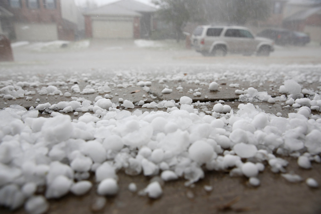 hail damage roof repair company near round rock